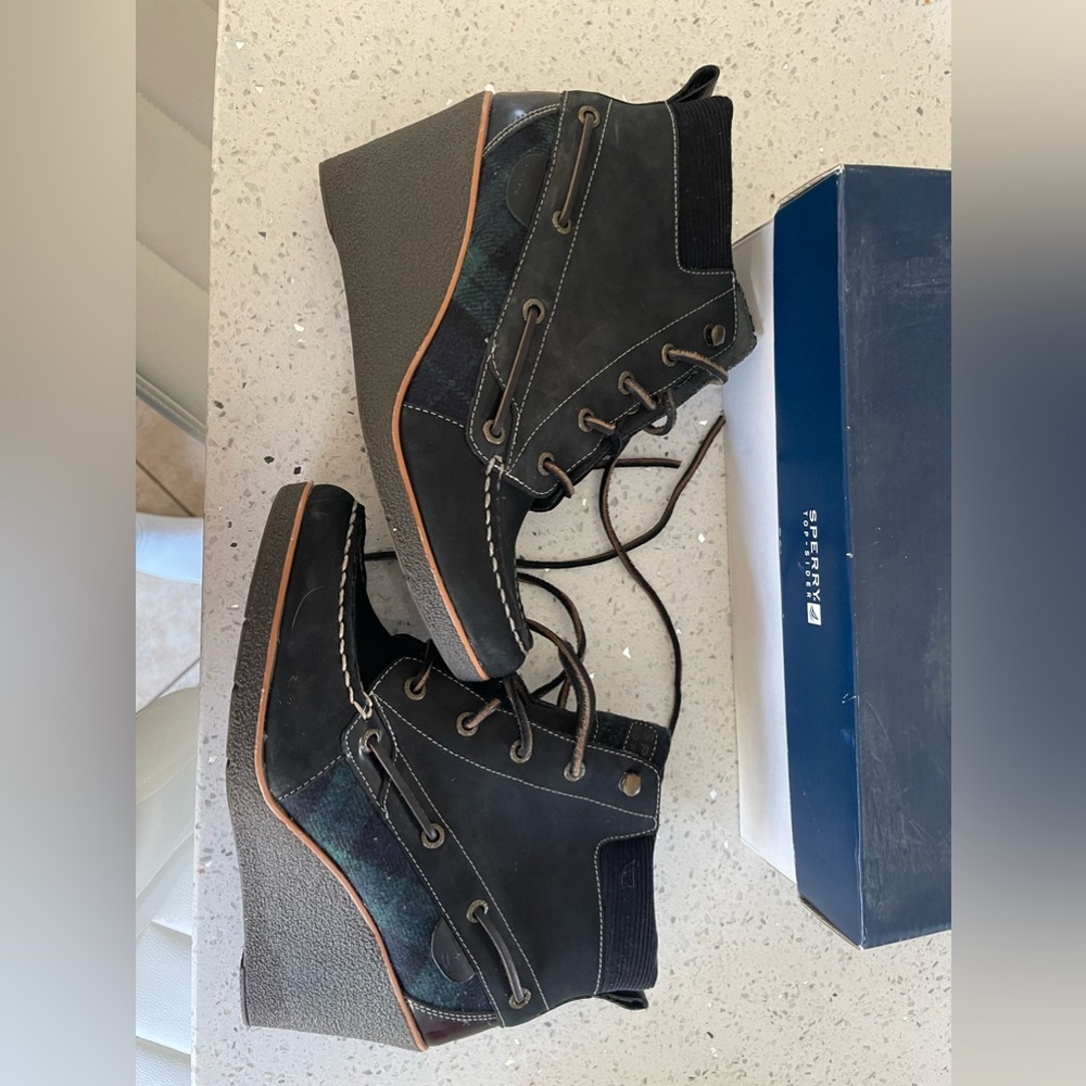 Sperry heeled boots